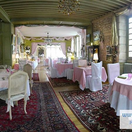 Hotel De La Grotte Монтиньяк Экстерьер фото